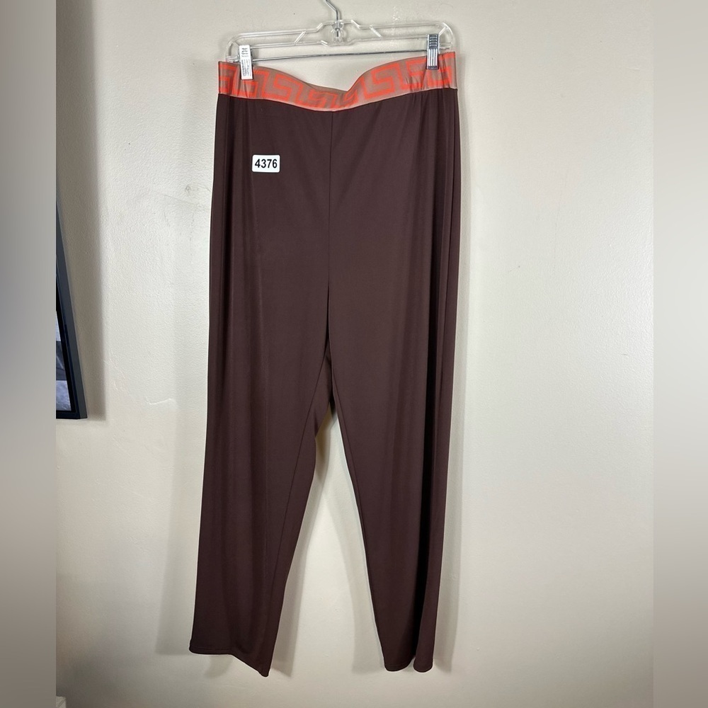 Soft sport 1x nwt 16-1/2 w 14-1/2 rise. 25” inseam. Brown plus size